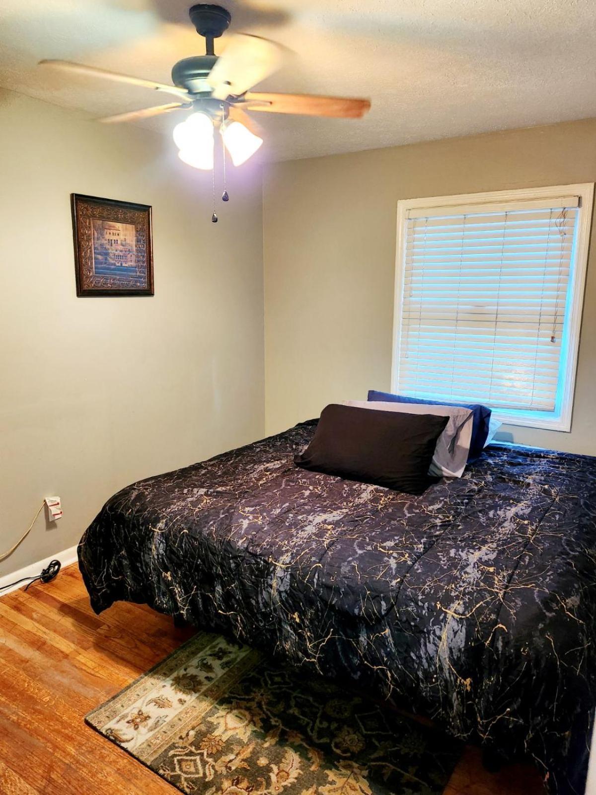 Quiet Comfort Room Near Shopping And Attractions Fayetteville Bagian luar foto
